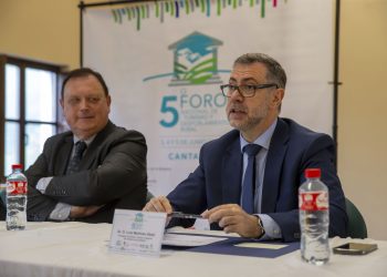 El Gobierno de Cantabria presenta el turismo rural como antídoto al despoblamiento pese a la falta de medidas estructurales