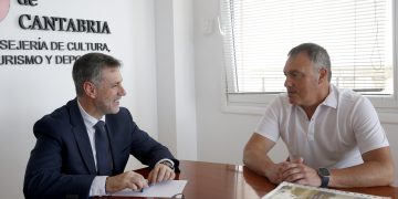 Ruesga plantea a Deportes la construcción de una pista polideportiva