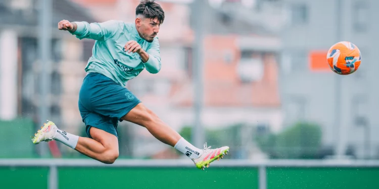 El Racing inicia la preparación para la decisiva vuelta del playoff en Anduva