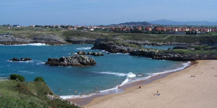 Avería eléctrica en sistema de bombeo obliga a izar bandera roja en la playa de San Juan de la Canal