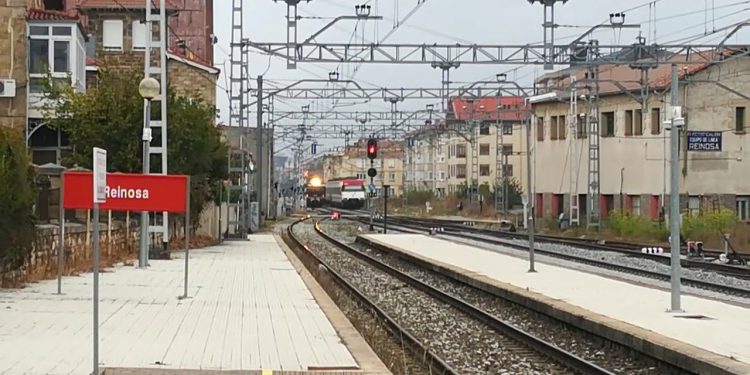 Adif moderniza los sistemas ferroviarios entre Reinosa y Bárcena con una inversión de 17 millones