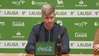 Mikel Martija se despide del Racing entre lágrimas: «Es una decisión personal y por responsabilidad»
