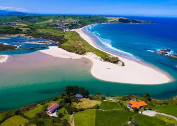 Cantabria permitirá áreas de autocaravanas en todo el Parque Natural de Oyambre pese a las dudas sobre su impacto ambiental