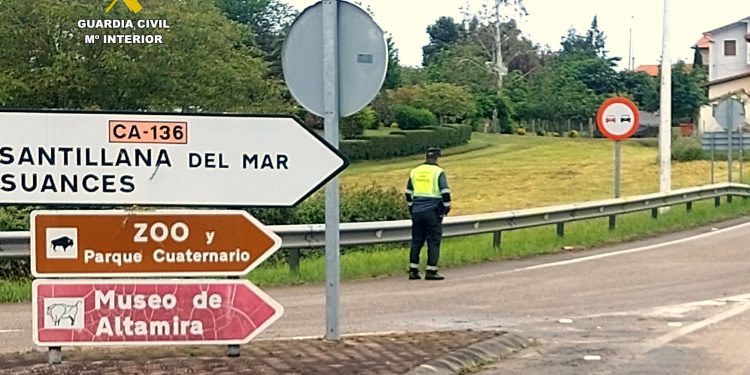 Denuncian a un conductor de patinete eléctrico por circular ebrio en una vía interurbana en Puente San Miguel