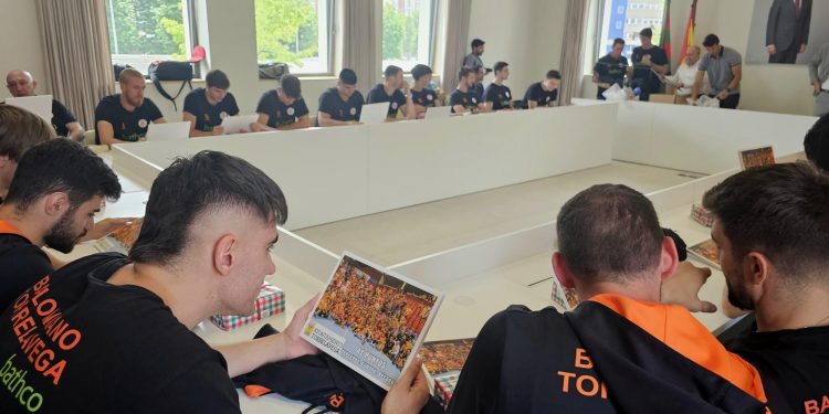 Torrelavega homenajea al Bathco BM por una temporada histórica y su clasificación europea