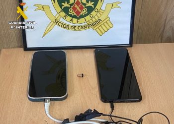 Nueve personas cazadas copiando con auriculares y móviles en exámenes teóricos de conducir en Cantabria