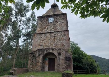 Cultura deja caducar el expediente para declarar la Torre del Reloj de Limpias como Bien de Interés Local