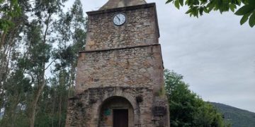 Cultura deja caducar el expediente para declarar la Torre del Reloj de Limpias como Bien de Interés Local