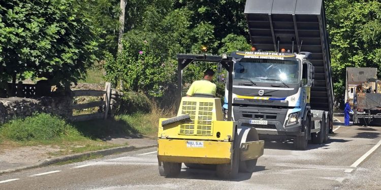 El PRC critica el arreglo de la carretera a Vega de Pas: “una chapuza impropia del siglo XXI”