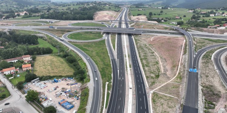 Entra en servicio el nuevo Nudo de Torrelavega tras una inversión de 160 millones que descongestionará 54.000 vehículos diarios