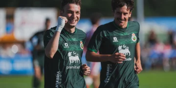 El Racing se impone al Sporting en Grado y prolonga su buena racha en pretemporada (0-2)