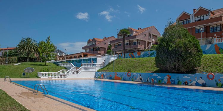 Segundo cierre en la piscina de Puente San Miguel tras un acto incívico con heces