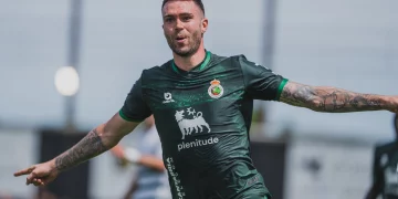 El Racing arranca la pretemporada con victoria y golazo ante el Eibar (2-0)