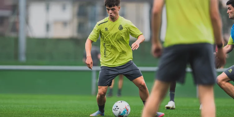 El Racing cede a Neco Celorio al CD Lugo hasta 2026