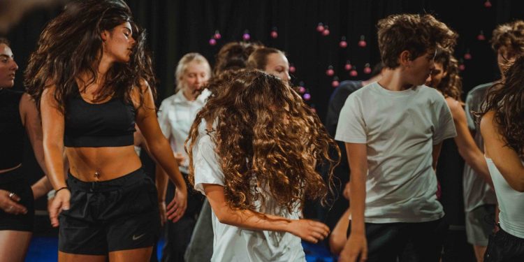 La Fábrica de Creación estrena este sábado la obra de danza comunitaria ‘Allende, La Juventud’