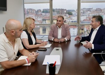 Gobierno y Ayuntamiento exigen al delegado del Gobierno medidas «urgentes» contra los botellones masivos en El Puntal de Somo