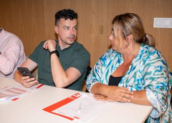 El PSOE exige actuar ya para frenar la masificación en El Puntal y proteger el litoral cántabro