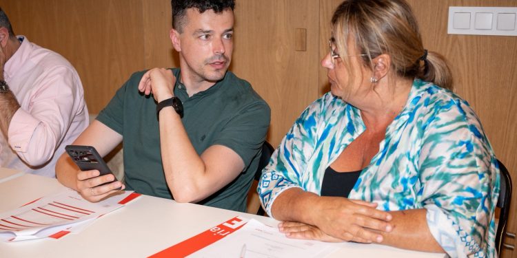 El PSOE exige actuar ya para frenar la masificación en El Puntal y proteger el litoral cántabro