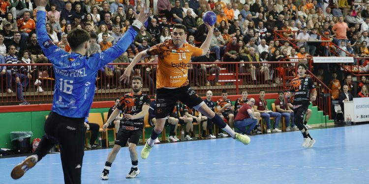 El Bathco BM Torrelavega arranca la pretemporada con la mira puesta en Europa