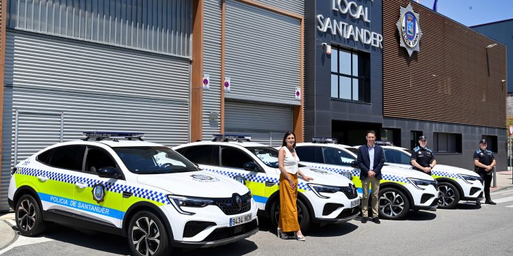 Santander refuerza su seguridad con 100 agentes y nuevos vehículos híbridos durante la Semana Grande