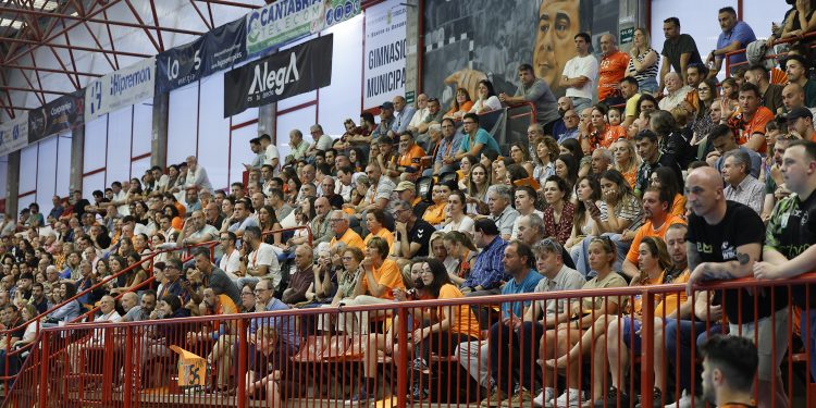 El Bathco BM Torrelavega lanza su campaña de abonados 2025 con el lema ‘Alma Naranja’