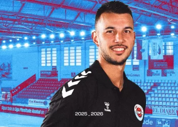 Alberto Pla se convierte en el segundo de Lon en el banquillo del Sinfin