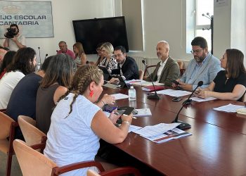 Los sindicatos rechazan la propuesta salarial de Educación y acusan a la Consejería de «dividir» a la Junta de Personal
