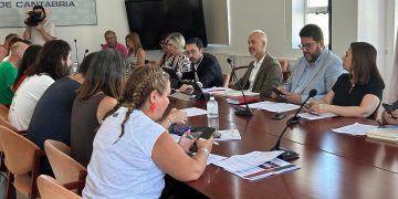 Los sindicatos rechazan la propuesta salarial de Educación y acusan a la Consejería de «dividir» a la Junta de Personal