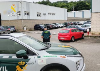 Detenidos en Torrelavega dos hombres por robos violentos y forzar a una víctima a sacar 2.000 euros de un cajero