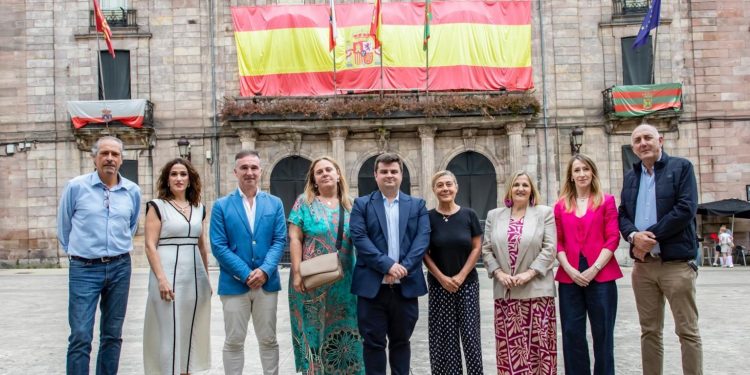 El PP de Torrelavega critica el “abandono” del Palacio Municipal en el centenario de su cesión al Ayuntamiento