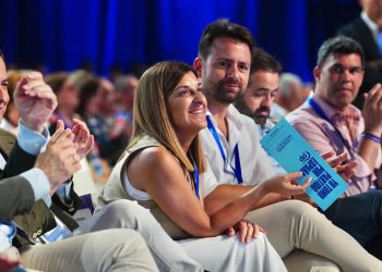 Buruaga asegura que el PP llega al Congreso “fuerte, unido y motivado” para seguir reforzando el proyecto de Feijóo