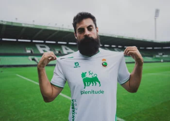 Asier Villalibre se presenta como nuevo delantero del Racing: “Es el lugar ideal para mí”