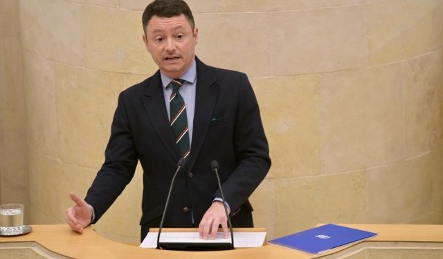 El PP insta al PSOE a cumplir la estrategia nacional contra el alga invasora asiática que ya afecta a playas de Noja y Santoña