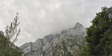 La meteorología favorece la extinción de incendios y Cantabria mantiene el nivel 2 del PLATERCANT