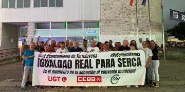 La plantilla del SERCA intensifica sus movilizaciones para reclamar la adhesión al convenio municipal de Torrelavega