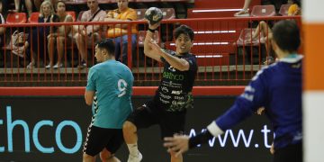 El Bathco BM Torrelavega se adjudica el XIII Torneo Nacional tras imponerse en los penaltis