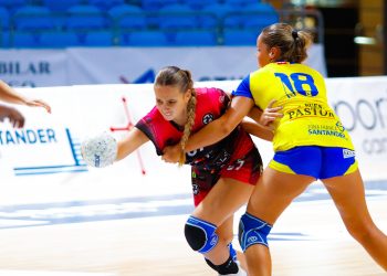 Astillero acoge el I Torneo Nacional de Balonmano con equipos cántabro masculinos y femeninos