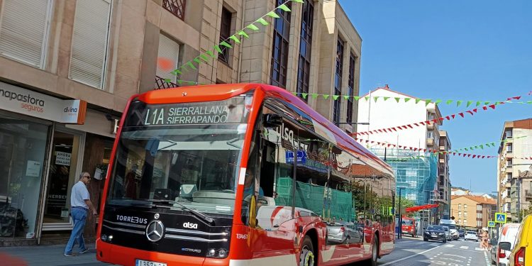 El Torrebús gana un 14% más de usuarios en julio y apunta a récord histórico en 2025