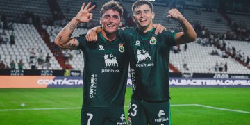 Villalibre guía al Racing a una remontada de carácter en Albacete (2-3)