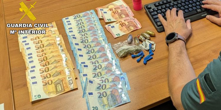 Detenido un joven en Laredo por presunto tráfico de drogas durante las fiestas locales