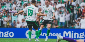 Íñigo Vicente firma una noche de magia en El Sardinero y guía al Racing hacia el pleno de victorias
