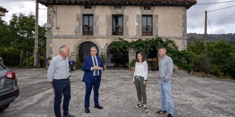 El Gobierno de Cantabria invertirá más de 114.000 euros en la rehabilitación de edificios públicos en Soba para vivienda y usos sociales