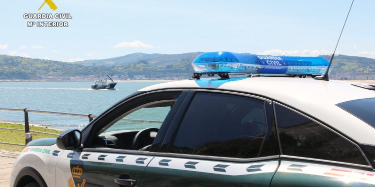 La Guardia Civil detiene en Santoña a un hombre por robo violento de un patín eléctrico y abre diligencias por varios robos en Laredo