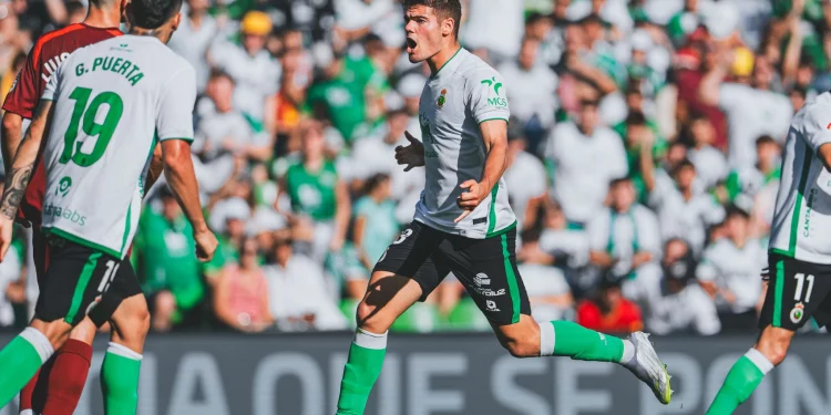 Peio Canales disputará el Mundial Sub-20 con España: el racinguista se pierde al menos dos partidos