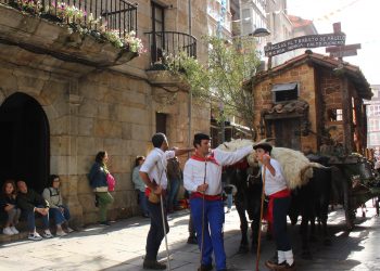 La carreta “Gracias al trabajo de mi abuelo, en casa nunca faltó puchero” se lleva el primer premio en el Día de Campoo en Reinosa