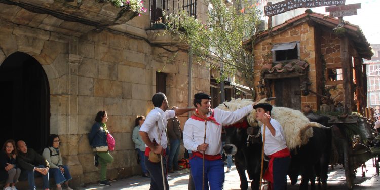 La carreta “Gracias al trabajo de mi abuelo, en casa nunca faltó puchero” se lleva el primer premio en el Día de Campoo en Reinosa