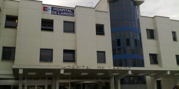 Más de 7.000 firmas apoyan la reclamación para recuperar la tercera enfermera en quirófano en el turno de noche del Hospital de Laredo