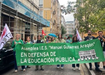 Ocho mil personas se manifiestan en Santander contra la ‘cláusula Silva’ en el inicio del curso escolar