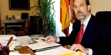 Muere a los 72 años el exdelegado del Gobierno en Cantabria Agustín Ibáñez en un accidente de moto