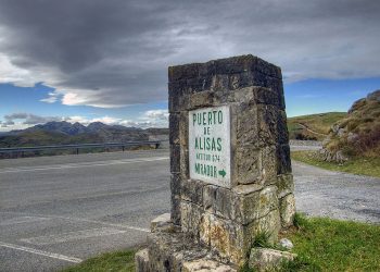 Fallece un joven motorista de 20 años en una salida de vía en el Puerto de Alisas
